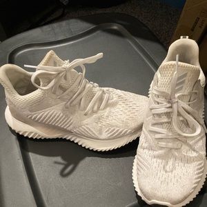 Adidas boost Mns 8 | Gently Used